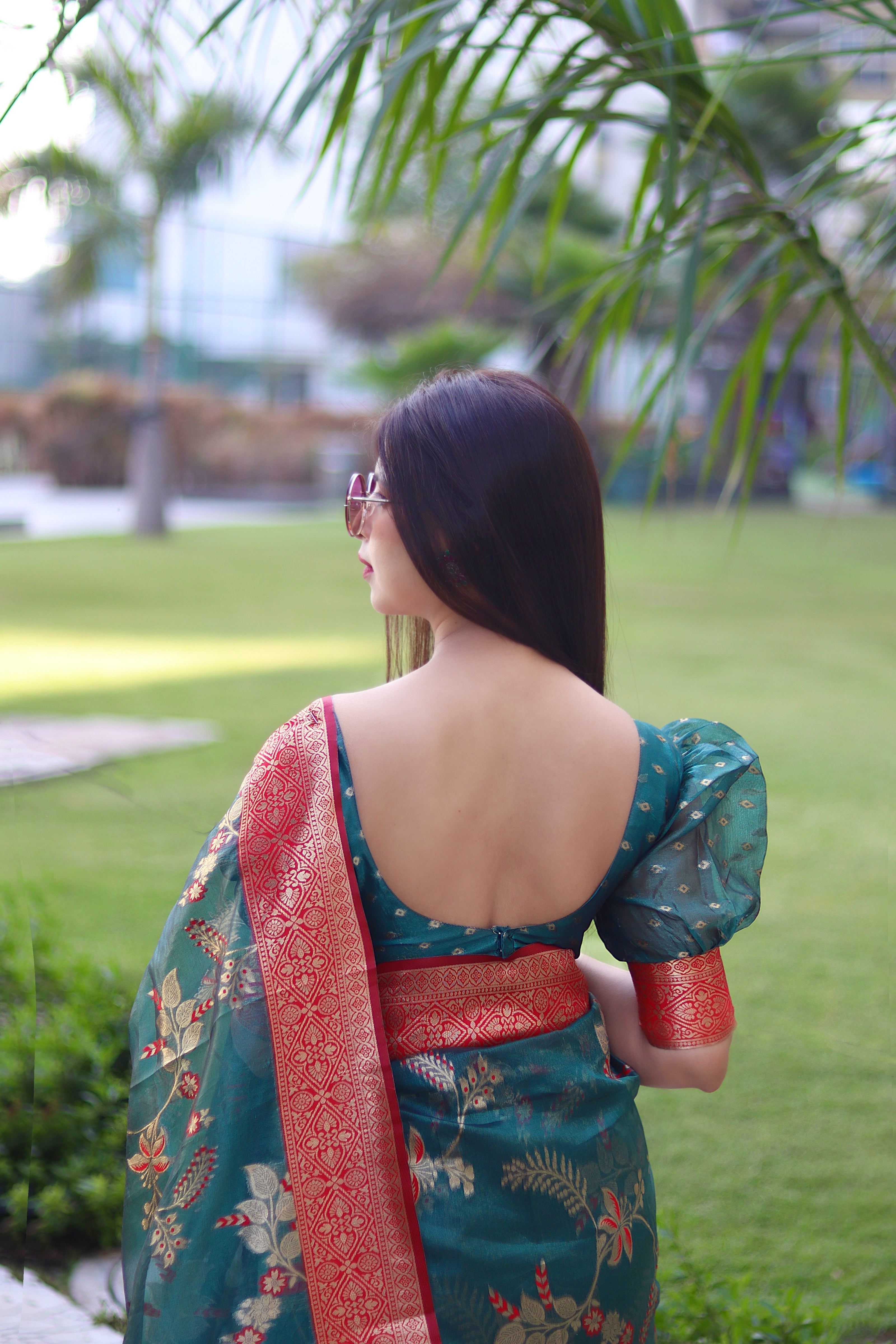Graceful Rama Organza Silk Saree With Lilting Blouse Piece
