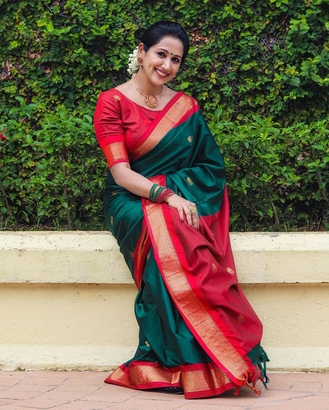 Purring Rama Banarasi Silk Saree With Sighing Blouse Piece