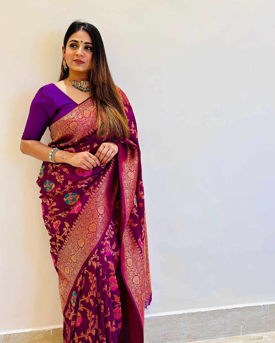 Ravishing Purple Banarasi Silk Saree With Enchanting Blouse Piece