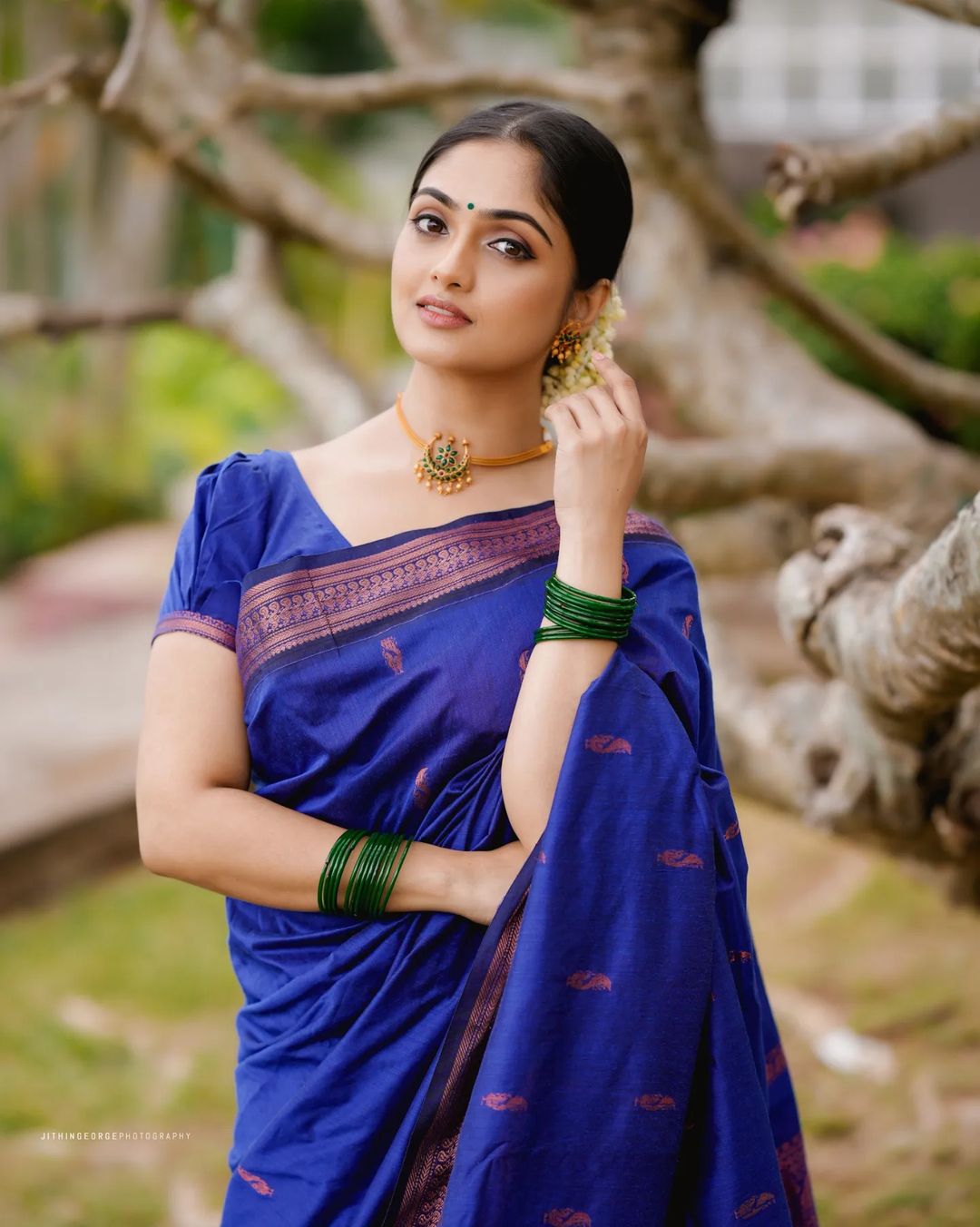 Fascinating Royal Blue Banarasi Silk Saree With Attractive Blouse Piece