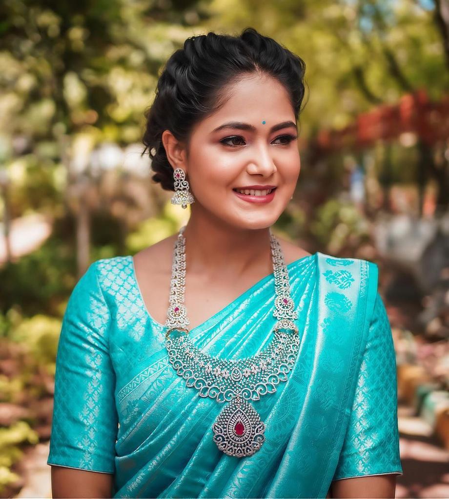 Marvellous Firozi Banarasi Silk Saree With Splendid Blouse Pieceq