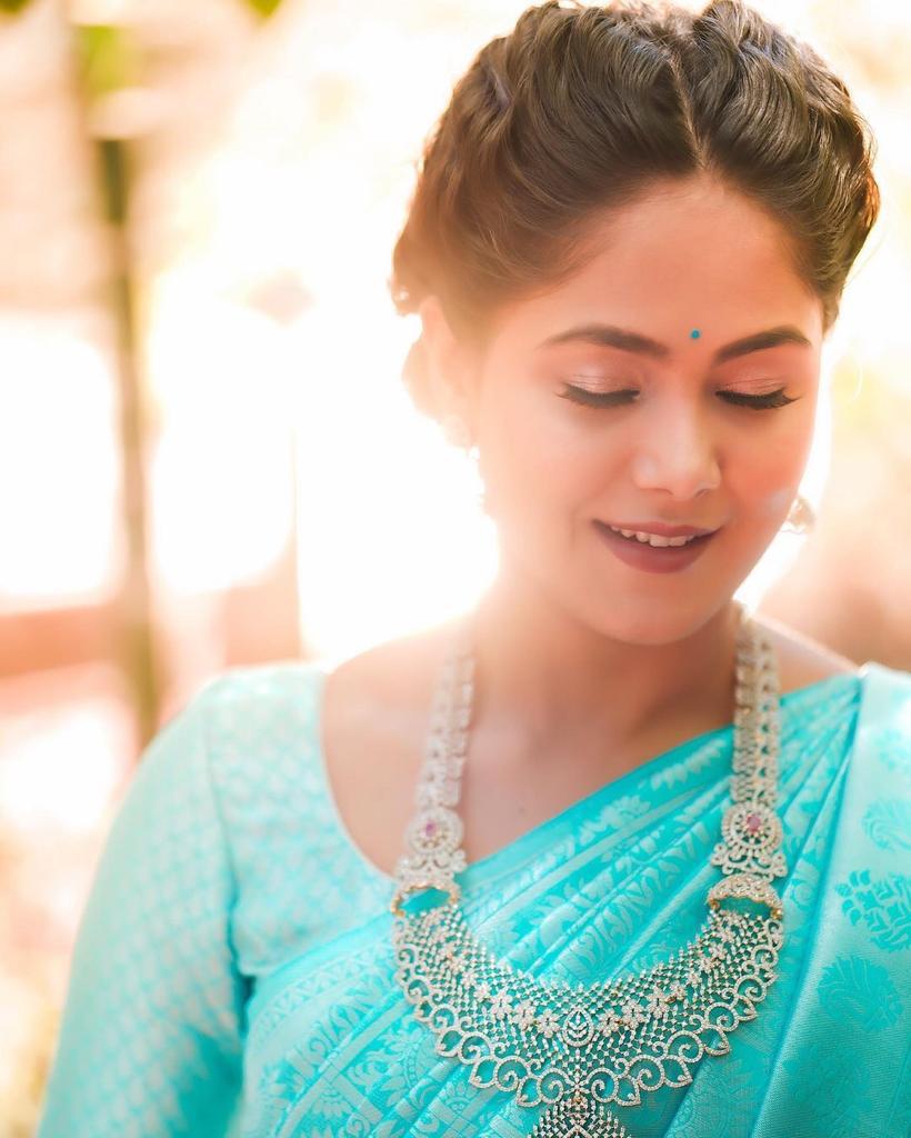 Marvellous Firozi Banarasi Silk Saree With Splendid Blouse Pieceq