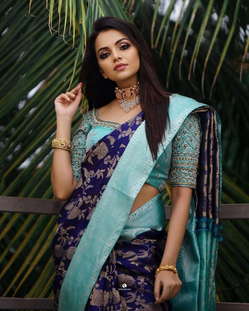 Attractive Blue Banarasi Silk Saree With Gorgeous Blouse Piece
