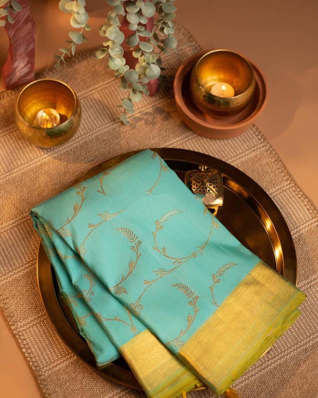 Winning Firozi Banarasi Silk Saree With Confounding Blouse Piece