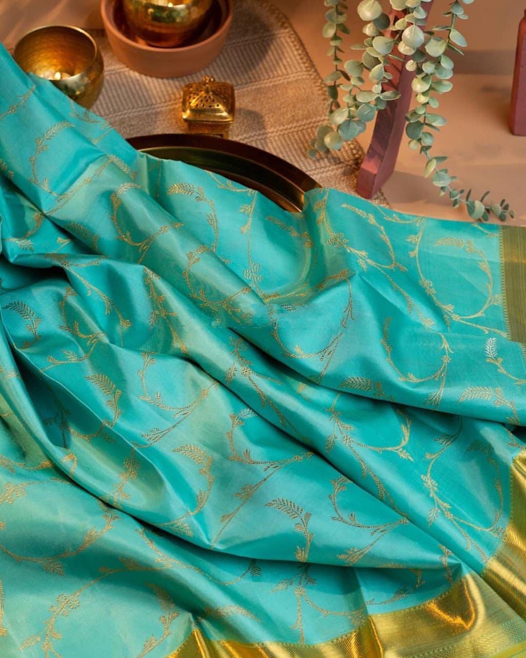 Winning Firozi Banarasi Silk Saree With Confounding Blouse Piece