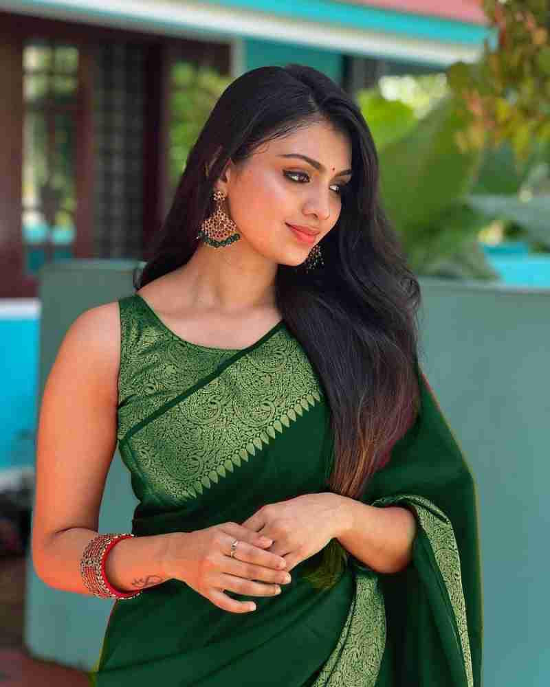 Winsome Green Soft Silk Saree With Expressive Blouse Piece