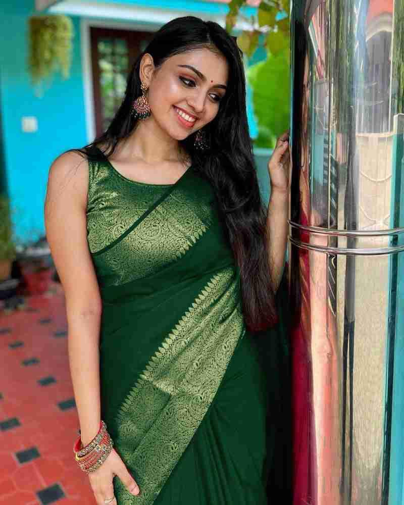 Winsome Green Soft Silk Saree With Expressive Blouse Piece