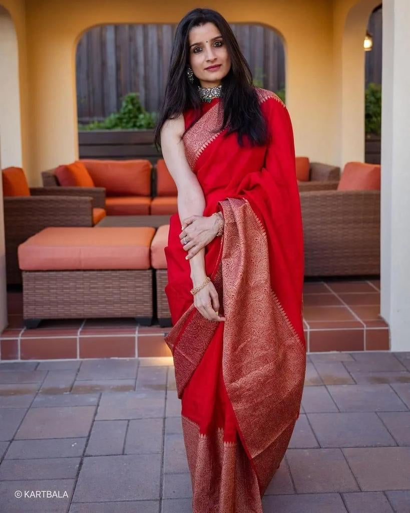 Alluring Red Soft Silk Saree With Sumptuous Blouse Piece