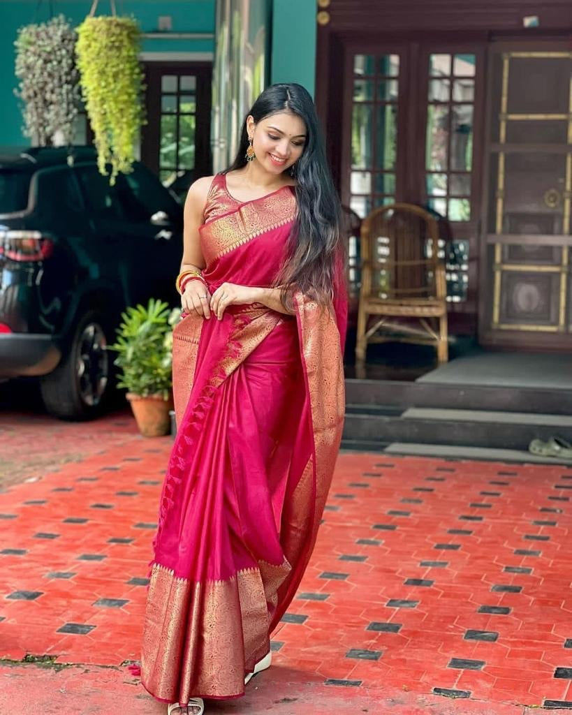 Alluring Red Soft Silk Saree With Sumptuous Blouse Piece