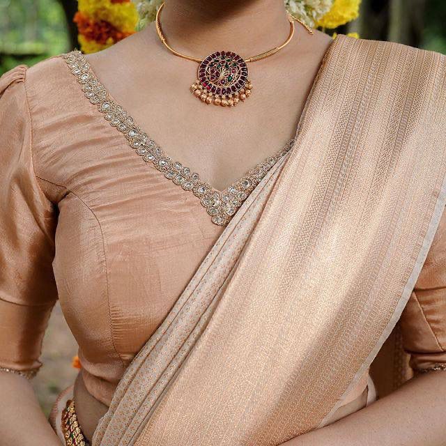 Trendy Cream Soft Silk Saree With Inspiring Blouse Piece