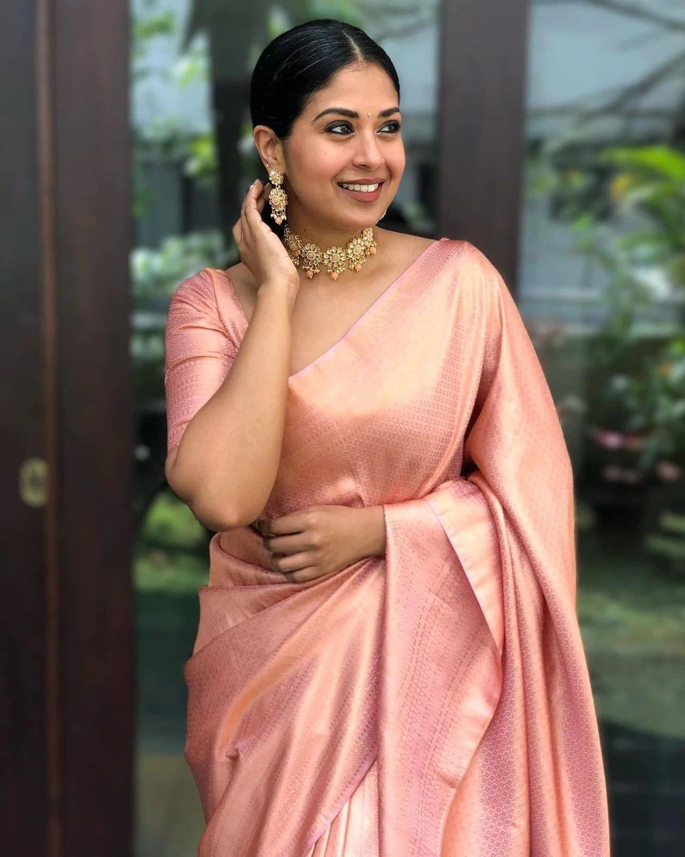 Trendy Peach Soft Silk Saree With Assemblage Blouse Piece