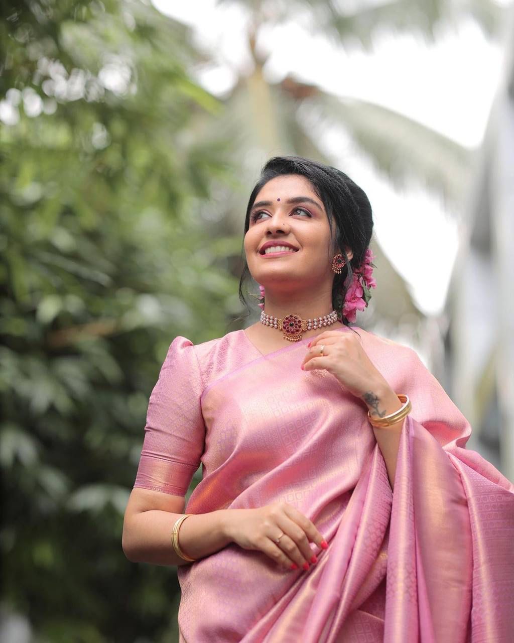 Delightful Peach Kanjivaram Silk Saree With Groovy Blouse Piece