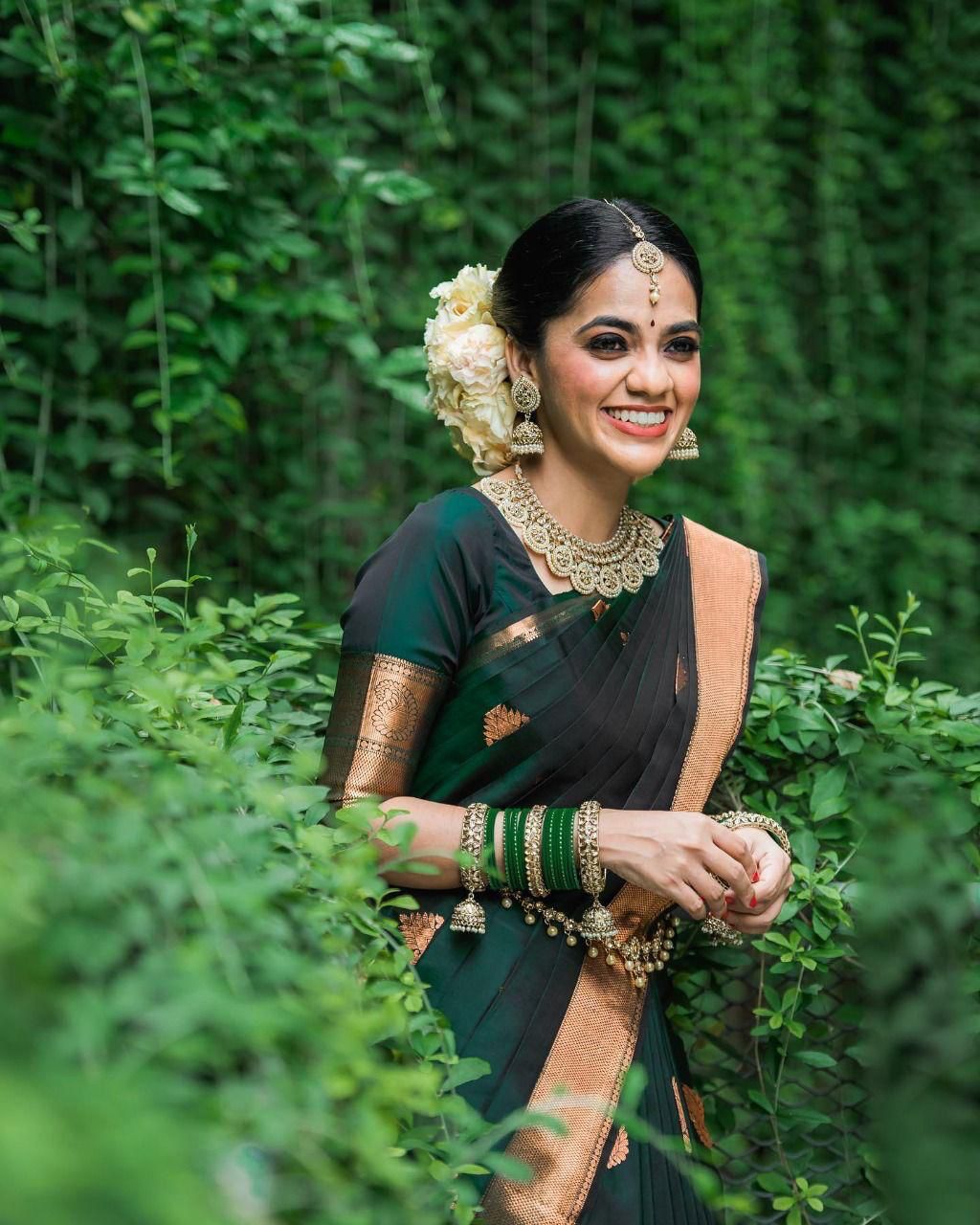 Beautiful Green Banarasi Silk Saree With Sophisticated Blouse Piece