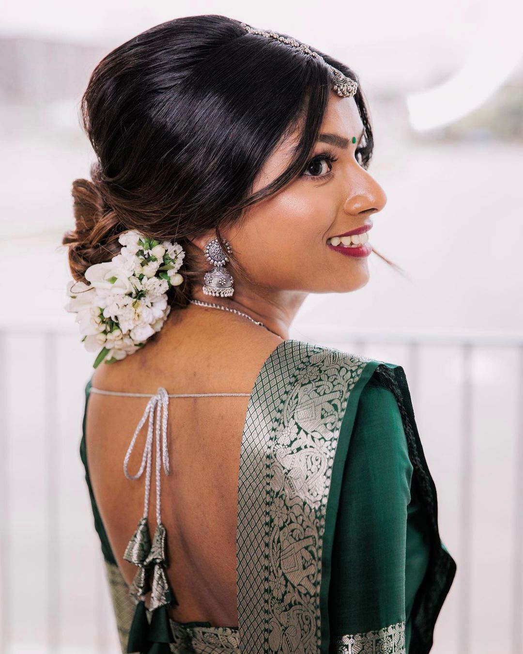 Exquisite Green Banarasi Silk Saree With Uplifting Blouse Piece