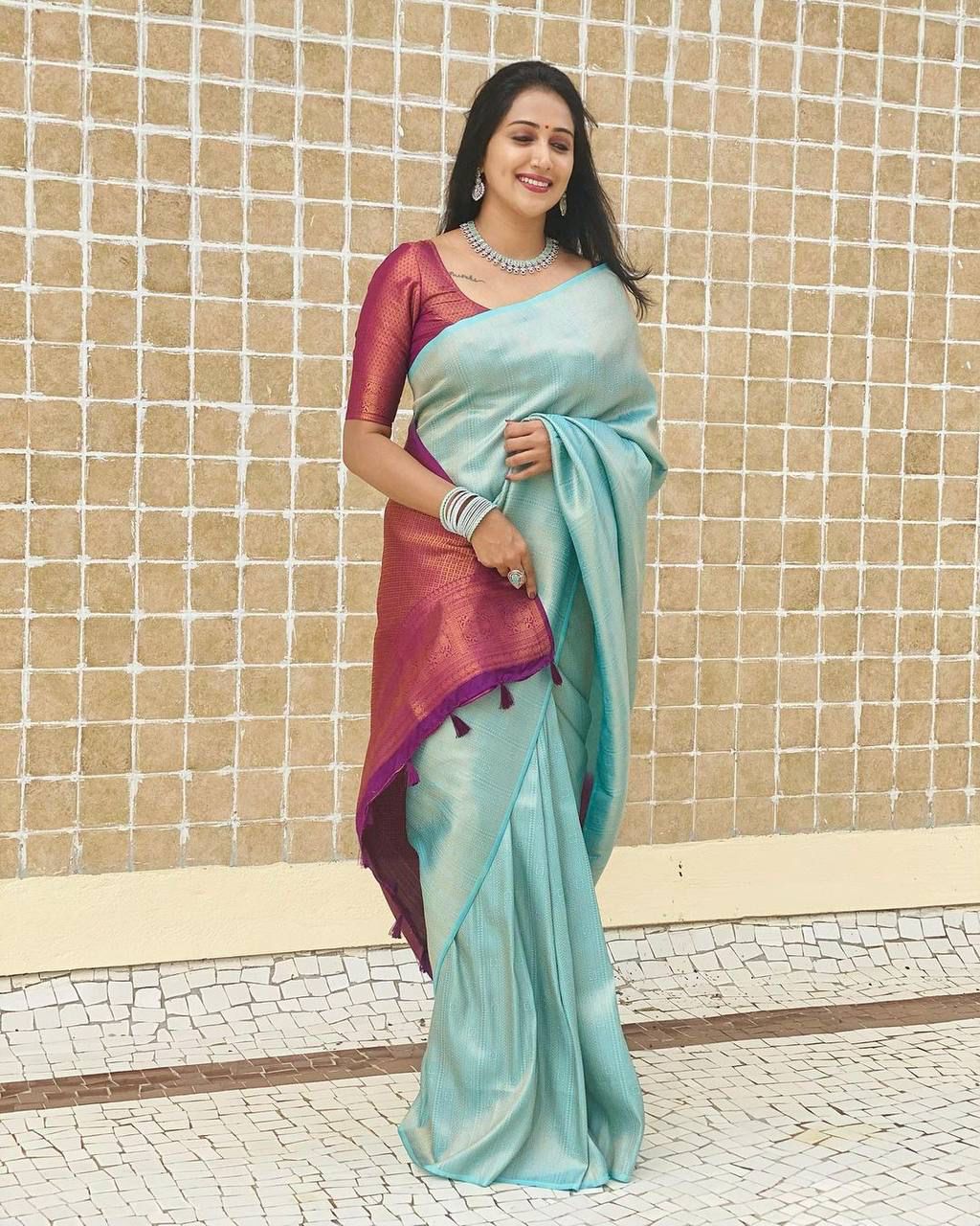 Classy Firozi Kanjivaram Silk Saree With Uplifting Blouse Piece