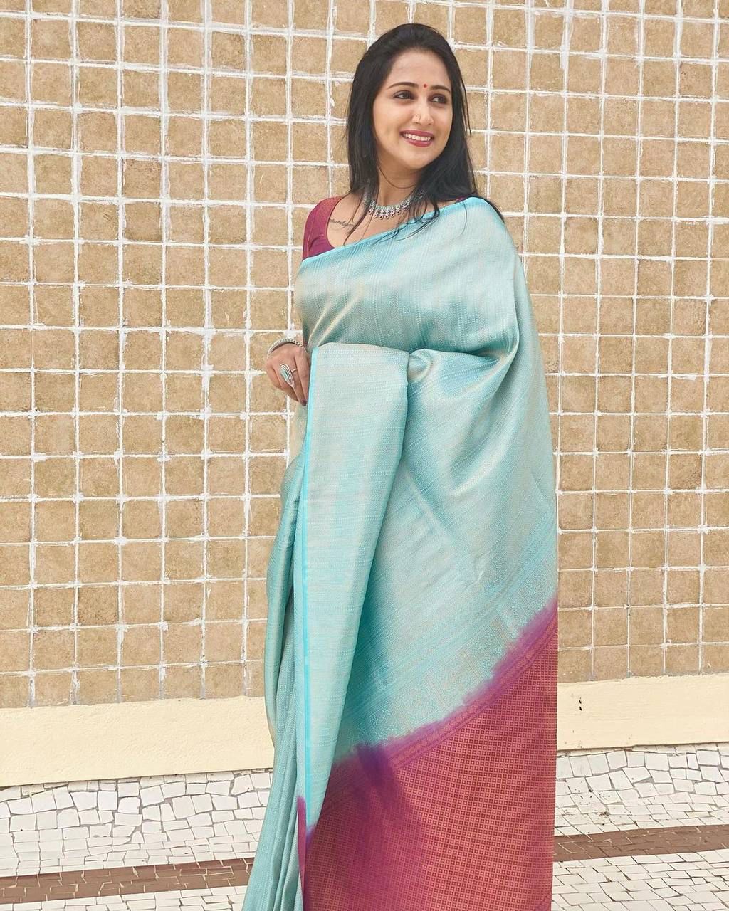Classy Firozi Kanjivaram Silk Saree With Uplifting Blouse Piece