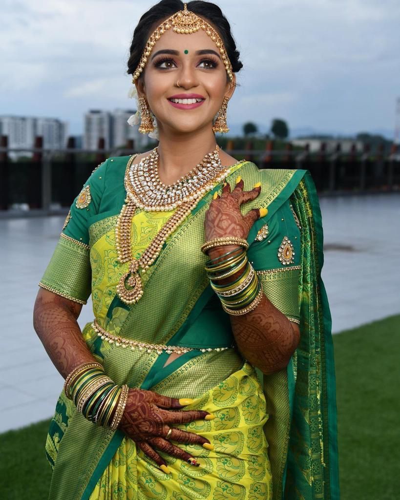 Dazzling Yellow Banarasi Silk Saree With Alluring Blouse Piece
