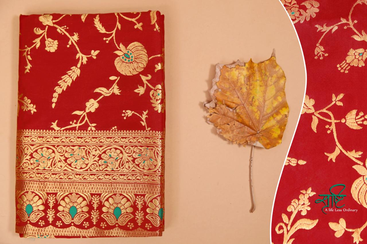 Beauteous Red Banarasi Silk Saree With Radiant Blouse Piece