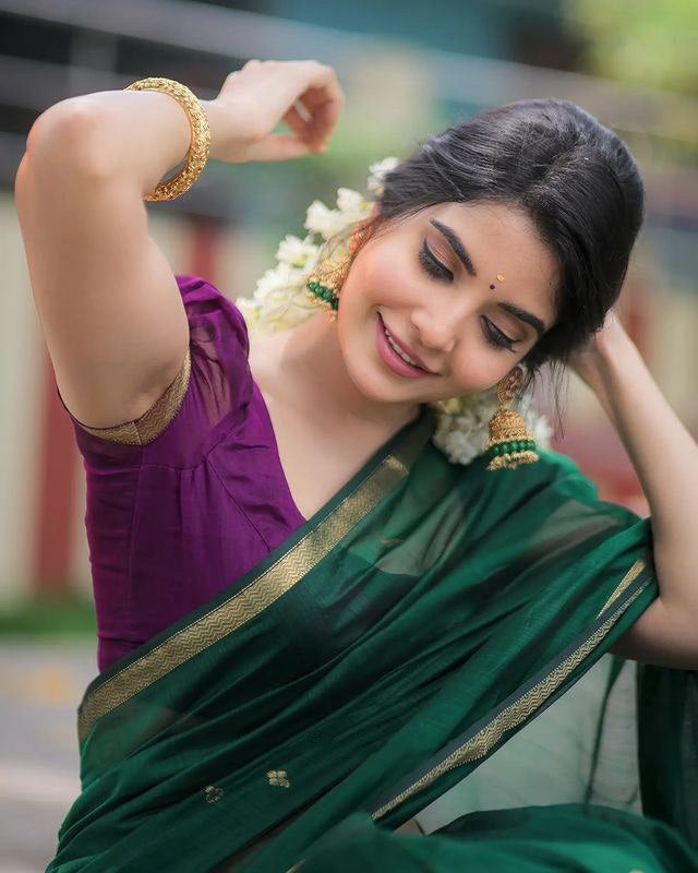 Attractive Green Cotton Silk Saree With Lovely Blouse Piece