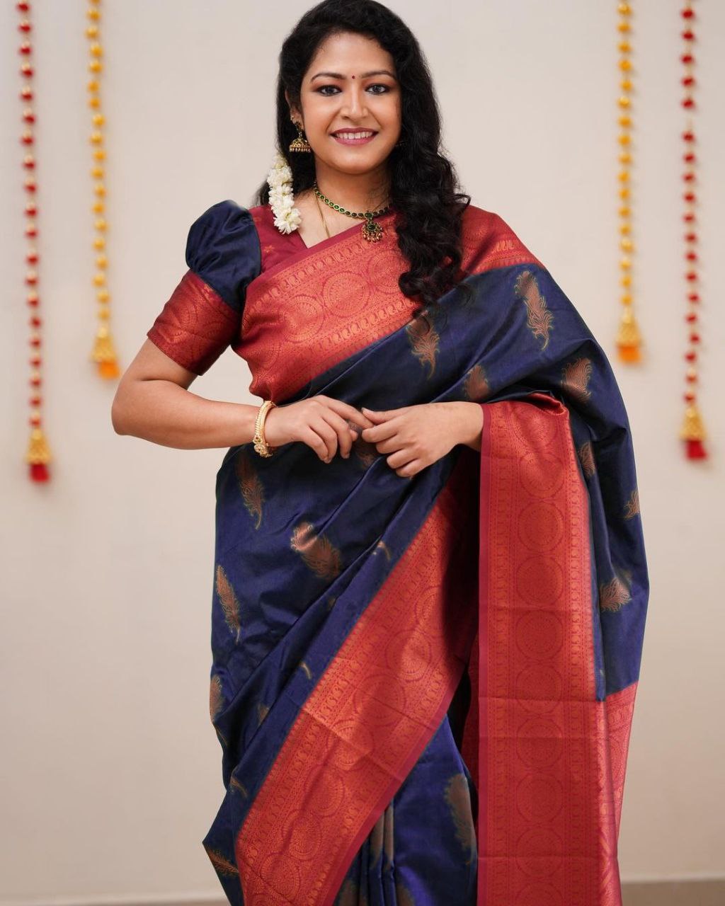 Wonderfully Blue Soft Silk Saree With Charming Blouse Piece