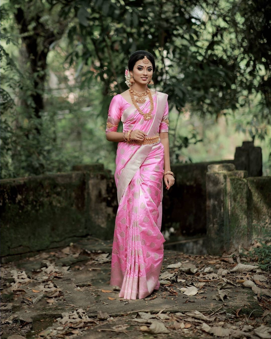 Sublimely Pink Soft Silk Saree With Glisteringly Blouse Piece