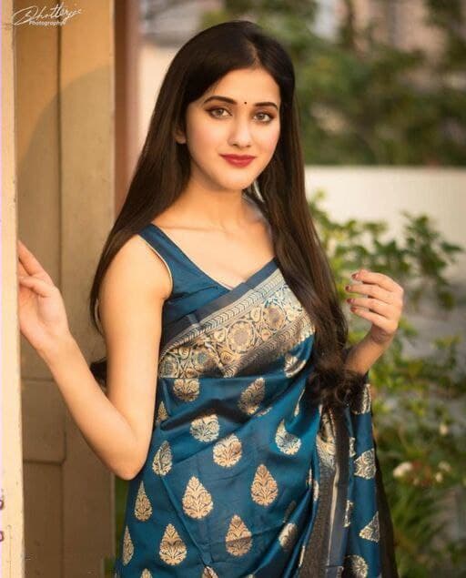 Snazzy Navy Blue Soft Silk Saree With Snazzy Blouse Piece