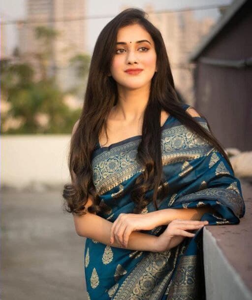 Snazzy Navy Blue Soft Silk Saree With Snazzy Blouse Piece