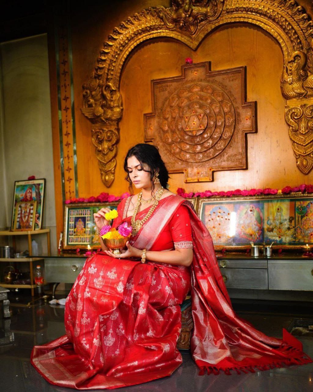 Appealing Red Soft Silk Saree With Cultured Blouse Piece